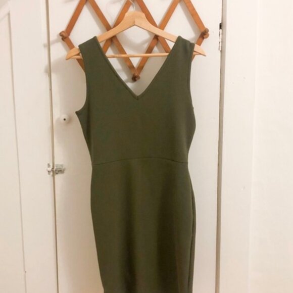 Revamped by Sirens dress size L - Picture 4 of 5